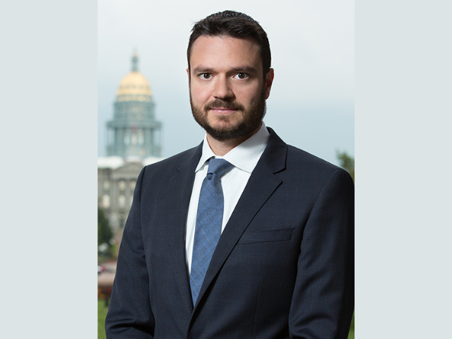 Steven J Pisani